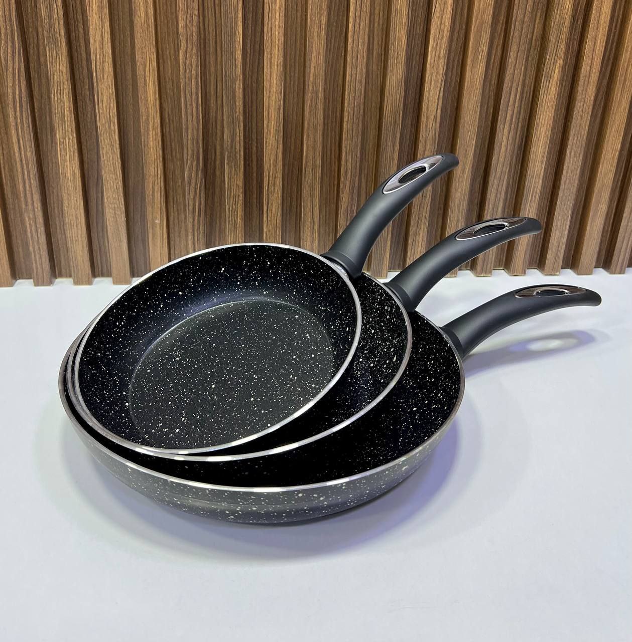 ensemble de poêles à frire en granite 3ps.