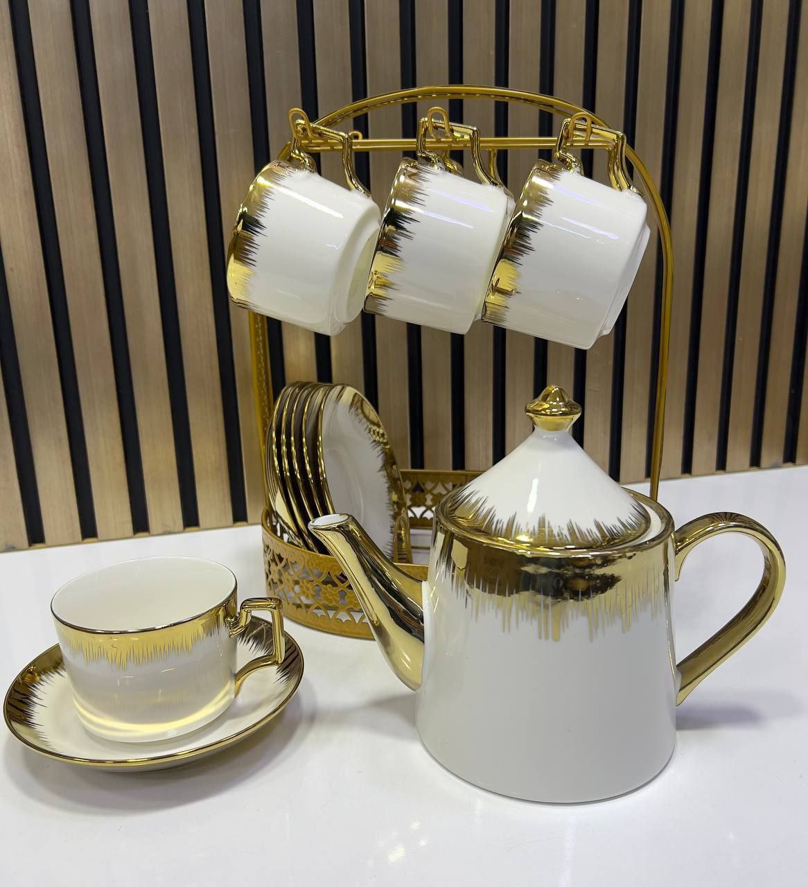 Service à thé et café en porcelaine avec détails dorés 💛 Élégance et raffinement pour vos réceptions