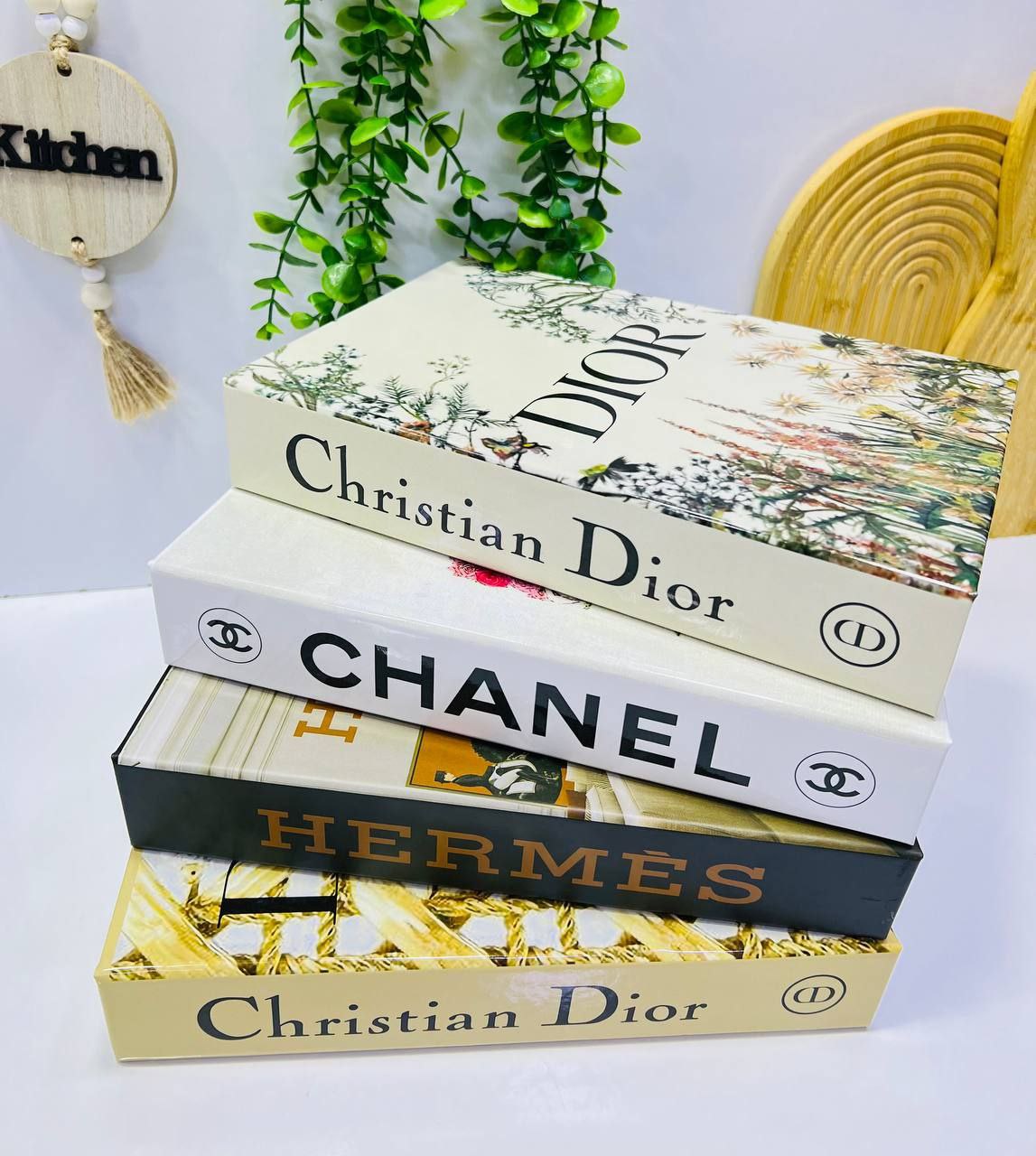 📚✨ Livres décoratifs luxe (Chanel, Dior, Hermès, Bvlgari) – parfaits pour embellir votre intérieur avec élégance