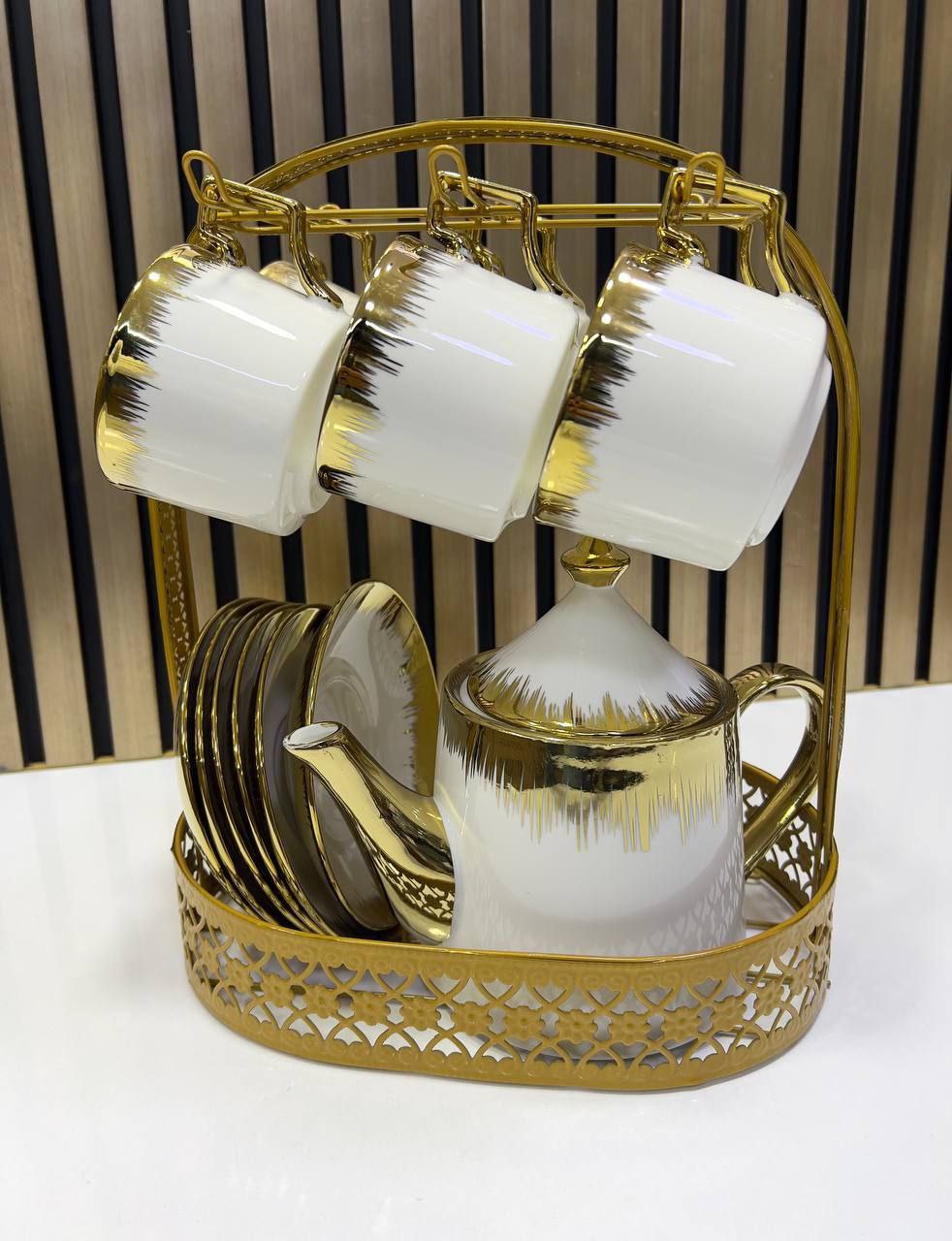 Service à thé et café en porcelaine avec détails dorés 💛 Élégance et raffinement pour vos réceptions