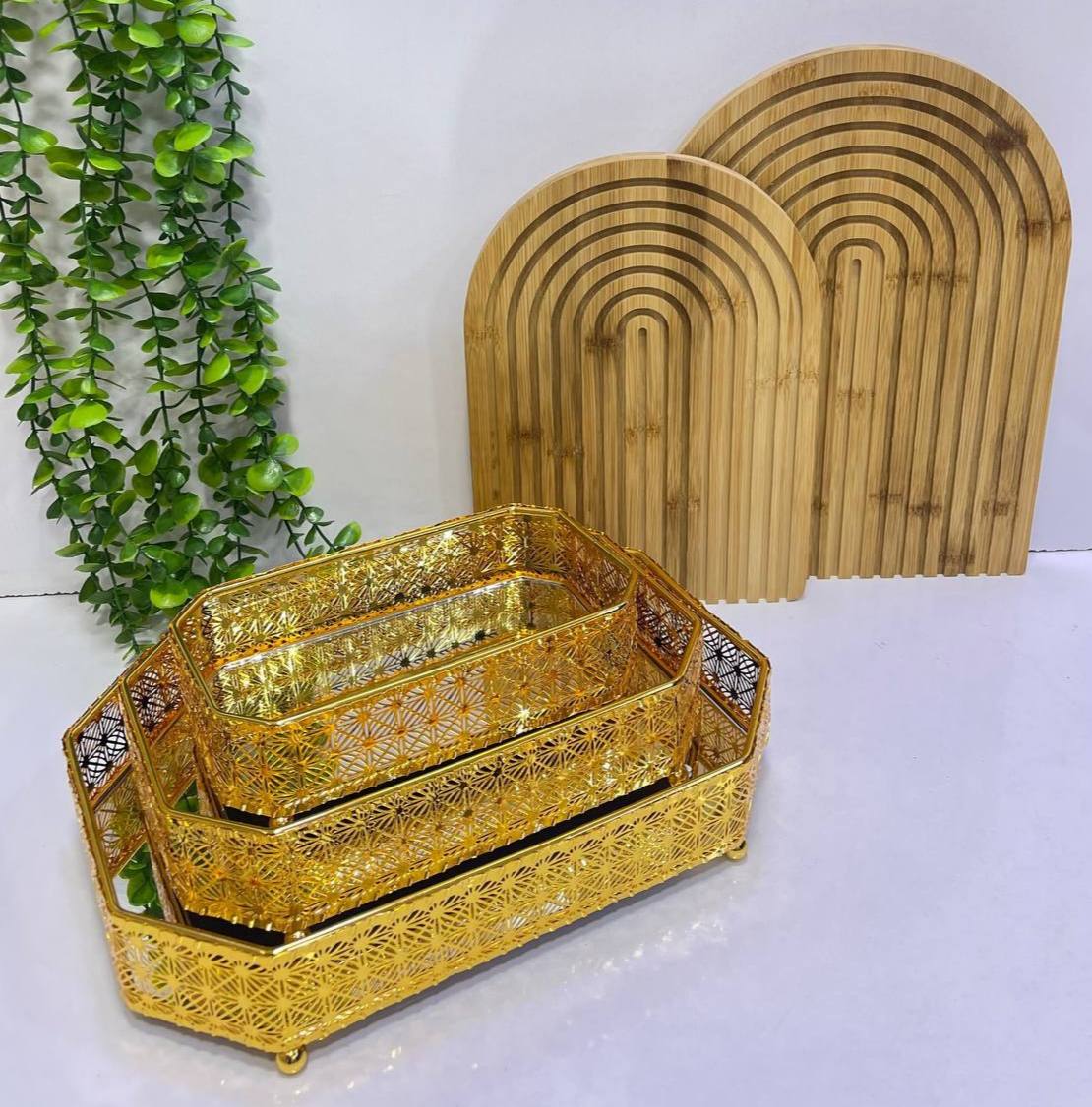 Plateaux dorés élégants ✨