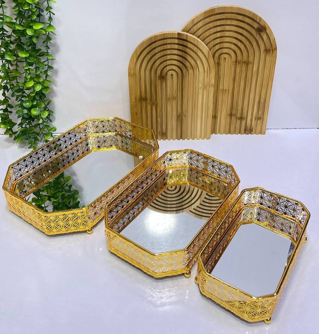 Plateaux dorés élégants ✨