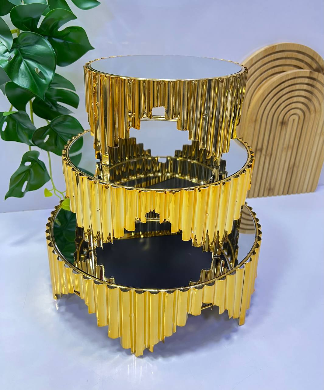 Plateaux décoratifs dorés à trois niveaux